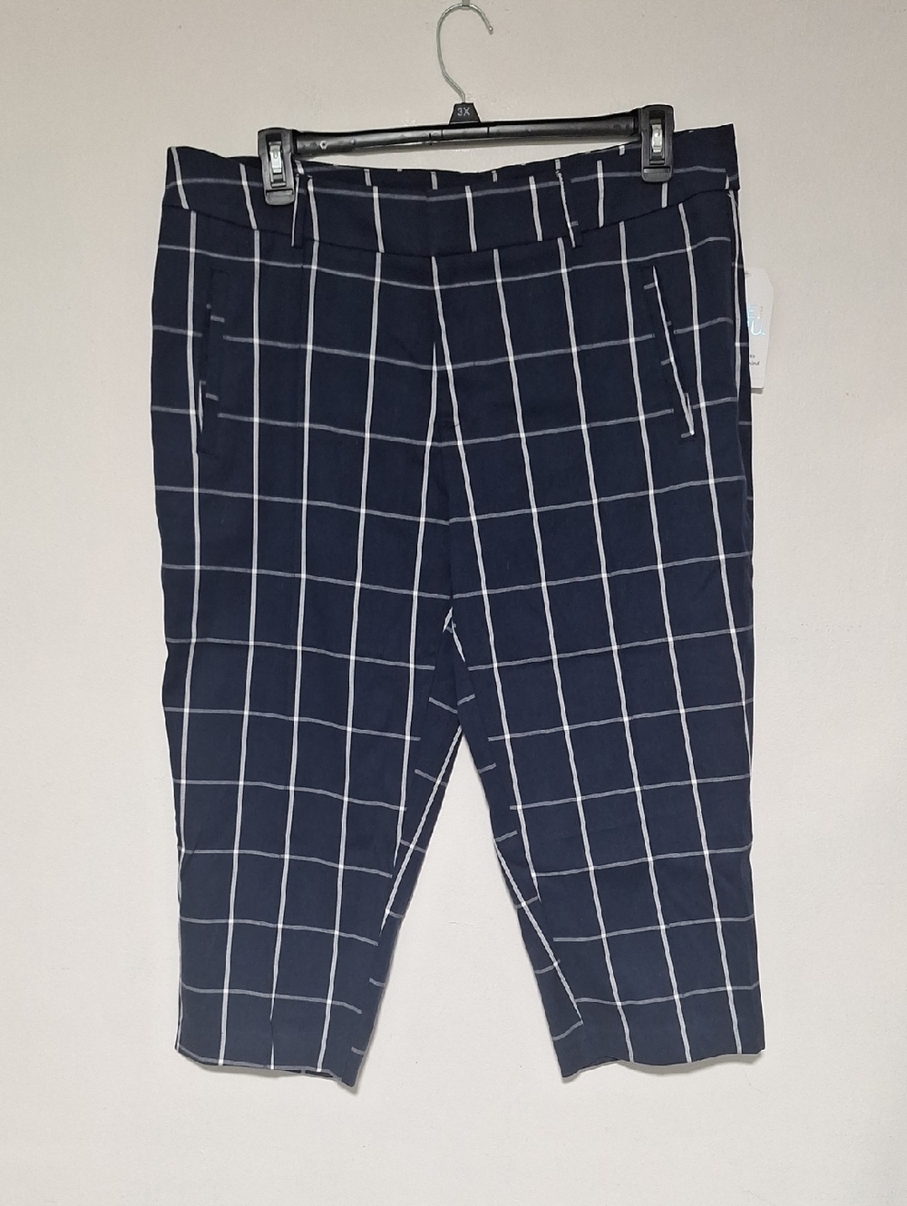 Time and Tru Navy Plaid Capris Pants